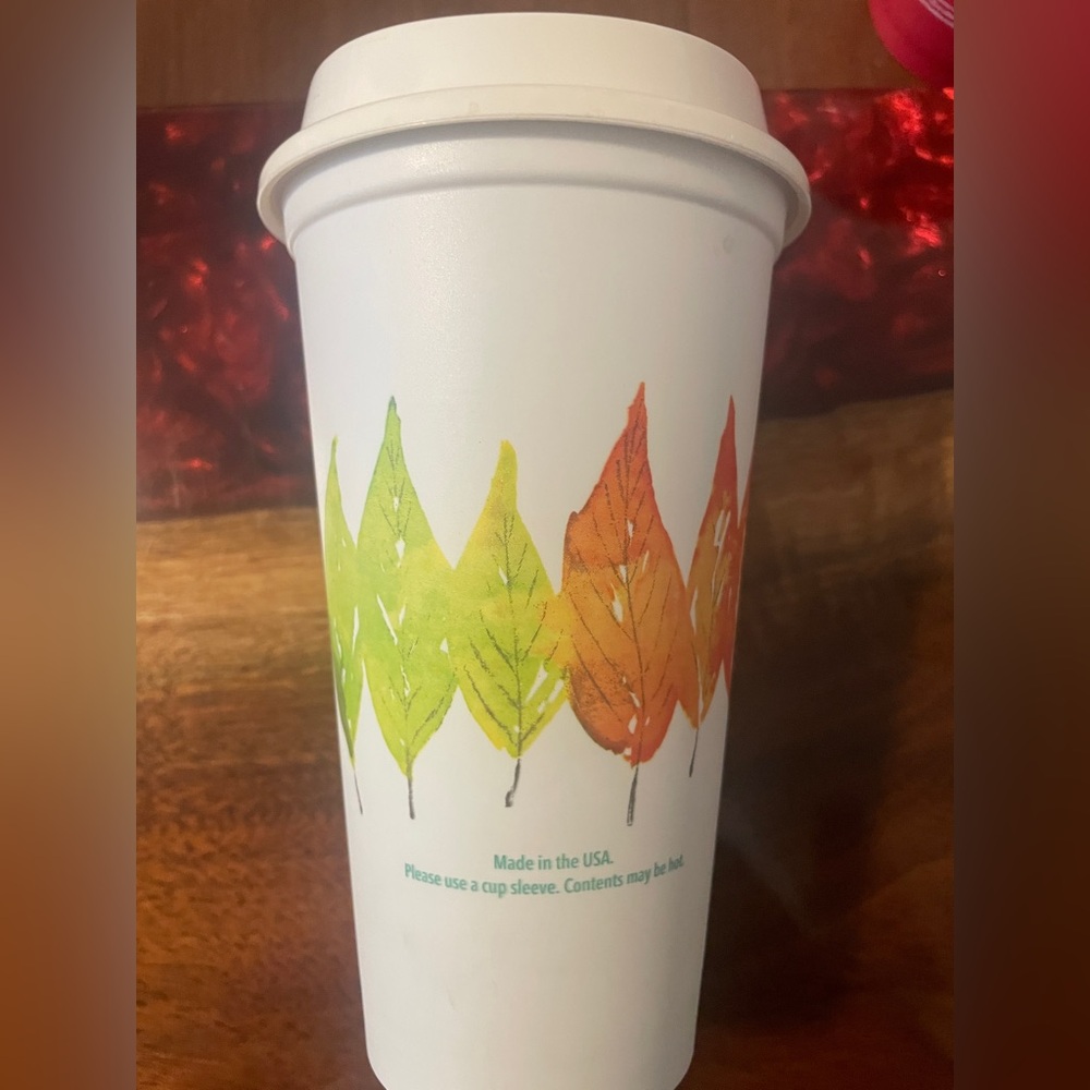 Starbucks 2014 FALL LEAVES Reusable Grande 16 Oz Plastic Cup With Lid